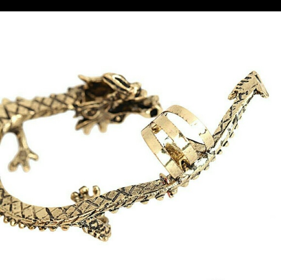 NO PIERCINGS REQUIRED! Wrap around dragon ear cuff - Picture 2 of 5